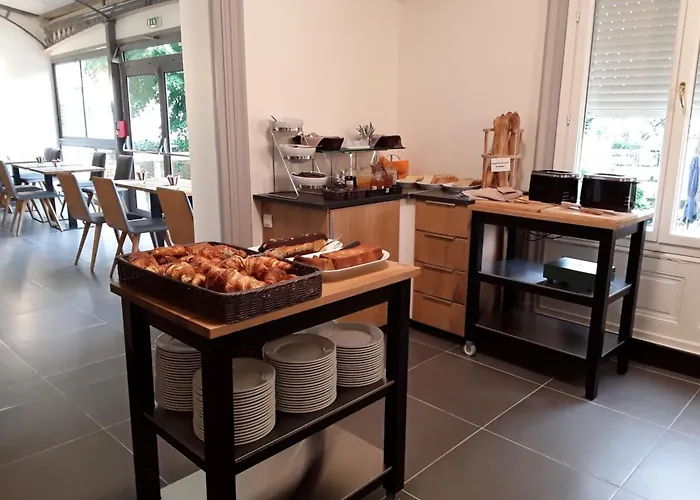 Logis De L'europe Hotel